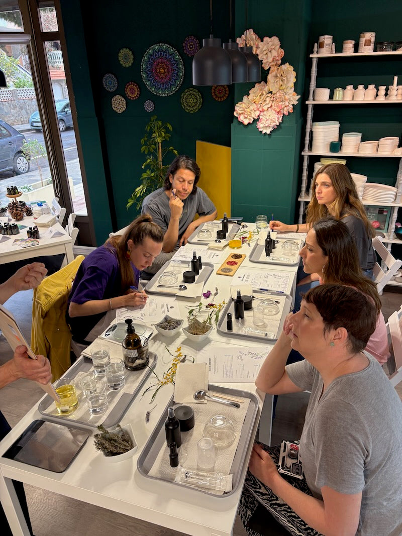 Mini taller "Crea tu propio perfume"